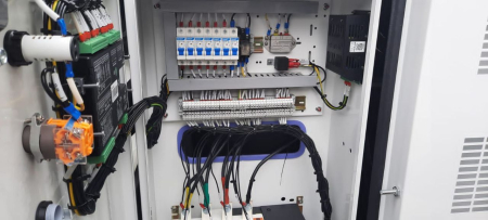 AD-30-Т400 в кожухе со встроенным АВР фото